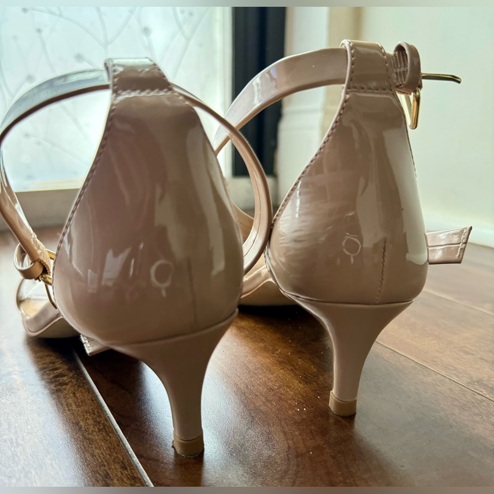 J Crew Tan Patent Kitten Heel Sandals, size 7.5 - Picture 6 of 9